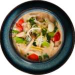 TOM KHA LEVES CSIRKEHÚSSAL